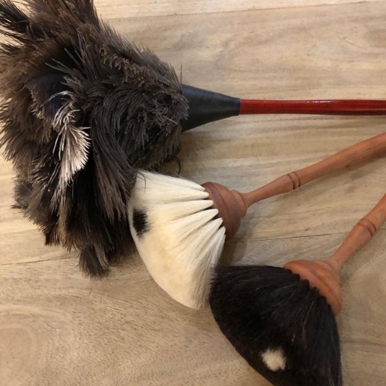 wooden handled cleaning brushes